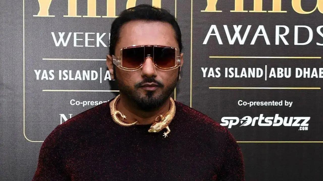 If reports are to be believed, rapper Yo Yo Honey Singh is currently dating model Tina Thadani. On Tuesday, Honey Singh attended an event in Delhi along with Tina. Several images and videos from the particular event went viral in which Honey Singh and Tina are seen walking hand-in-hand. In one of the photos, Tina and Honey looked and smiled at each other while walking. Read full story here




